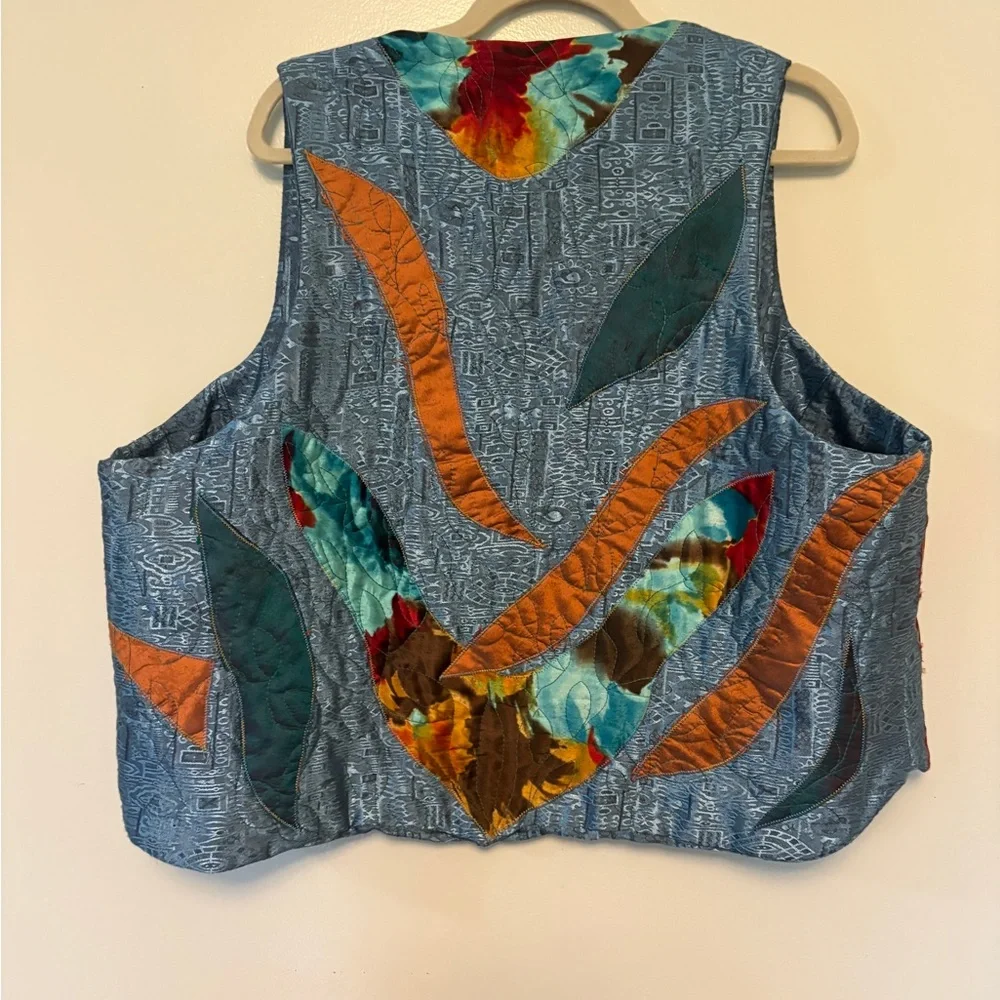 Handcrafted quilted patchwork vest - Picture 5 of 7